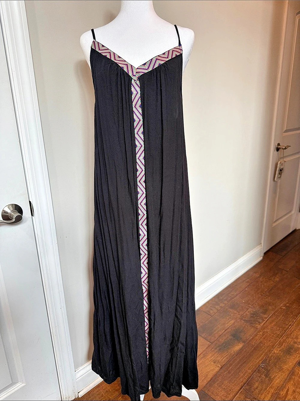 Raviva Geometric Trim Maxi Dress in Black Size Small